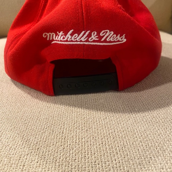 the Bulls “the finals” Mitchell & Ness hat - Picture 3 of 4